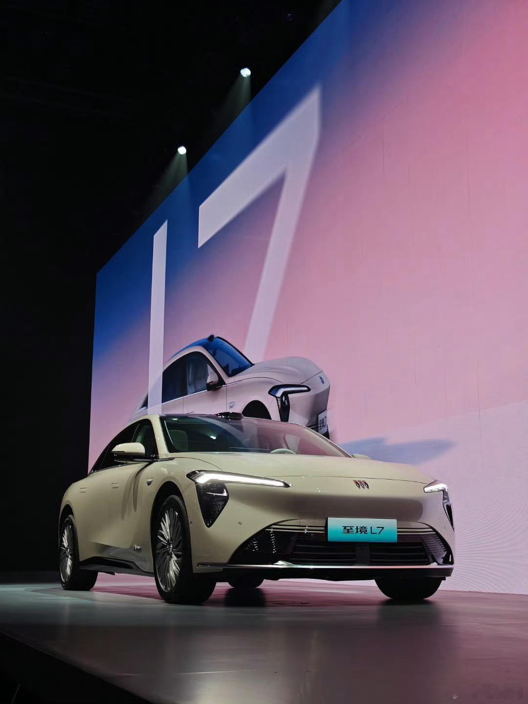 这还是你熟悉的别克吗？[哈哈][哈哈]5 米车长、Momenta R6飞轮大模型