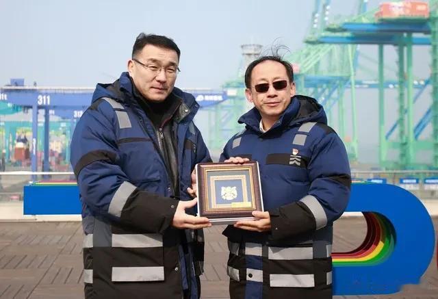 绕过中俄，美蒙打算空运稀土，开放领空，就不需要中国同意？

美蒙合作运输稀土的计