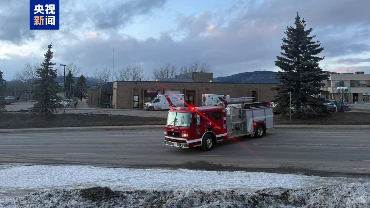 当地时间2月10日，加拿大不列颠哥伦比亚省汤博乐岭发生严重枪击事件，包括嫌疑人在