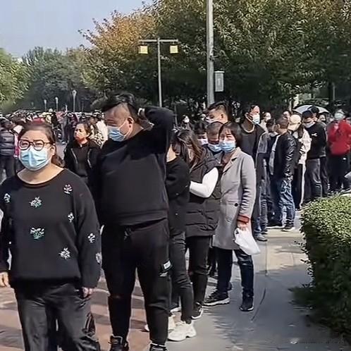 平武县突击采集，
全县男子的新鲜血样，
网友纷纷说这事不简单……
现在官方给的最