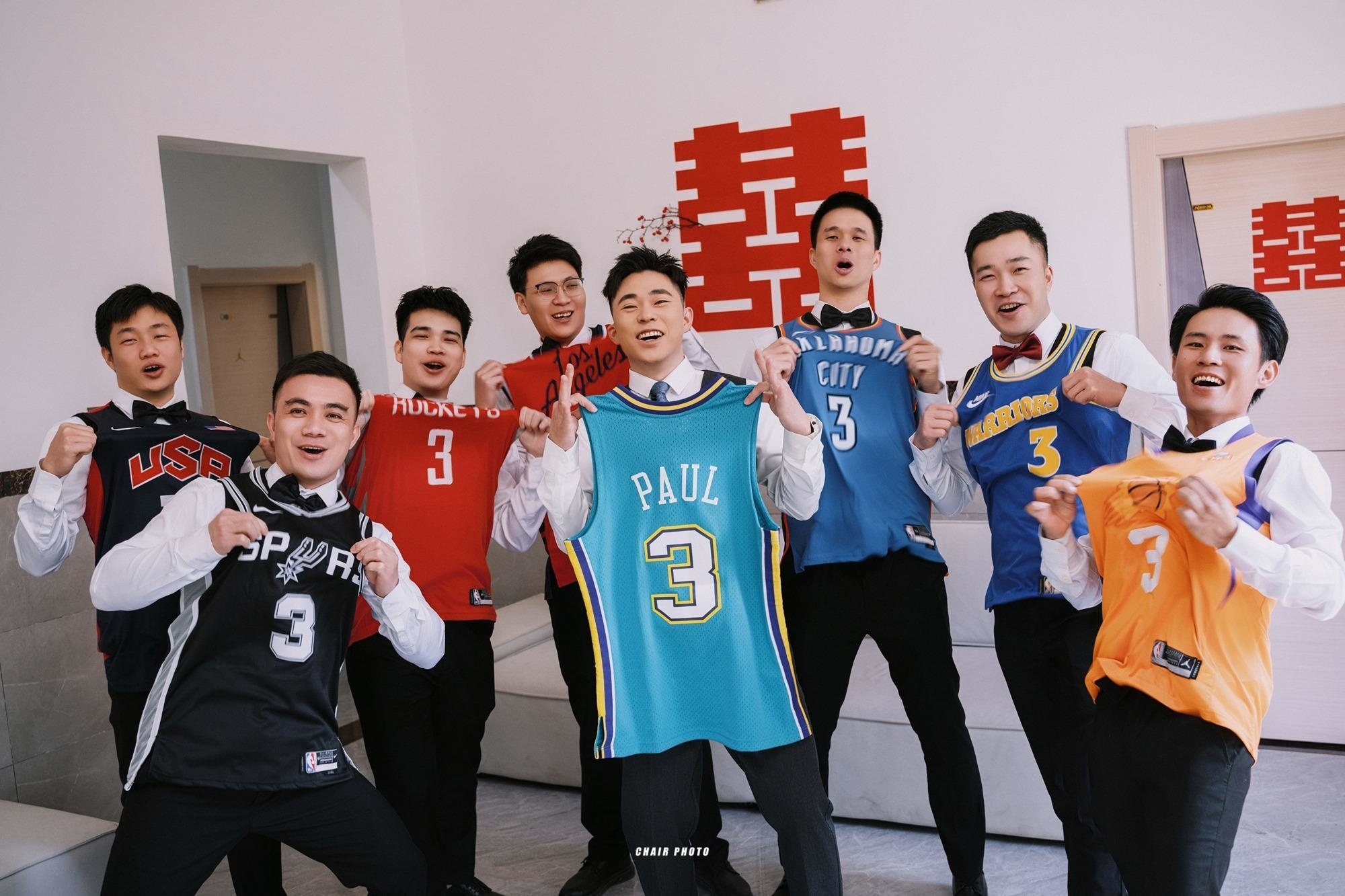 让我们恭喜这个兄弟新赛季篮不住我的篮球青春有老炮