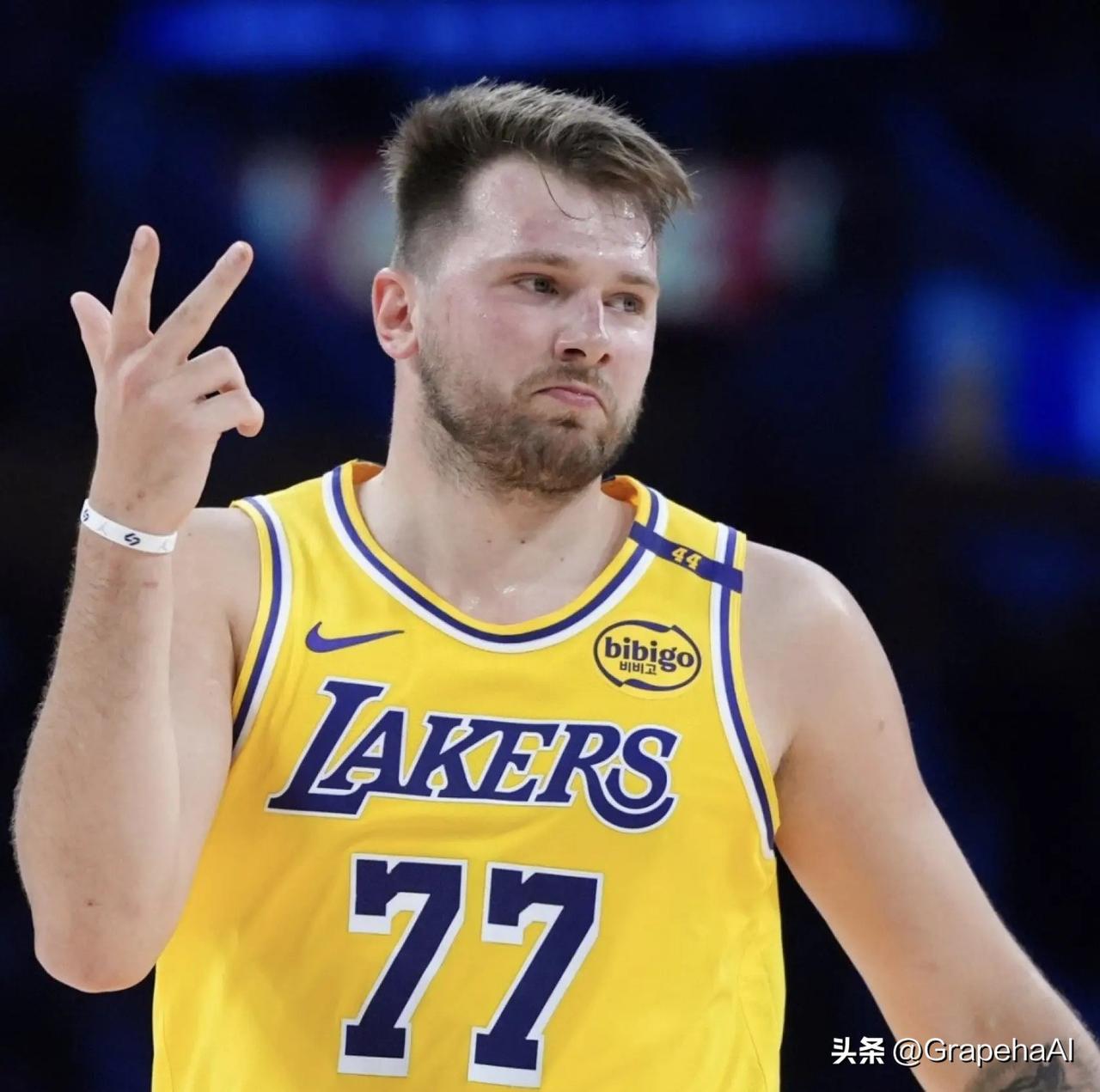 据美媒Stat Defender统计，在2025-26赛季NBA常规赛中，连续命