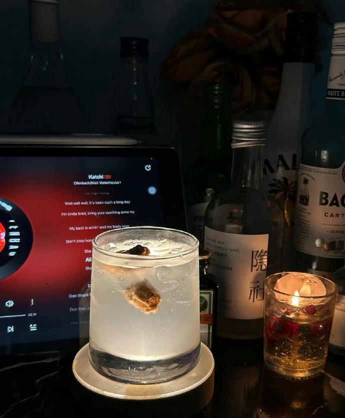 任何关系，你给我珍惜，我还你值得，你给我距离，我还你分寸，这就是人与人之间最高级