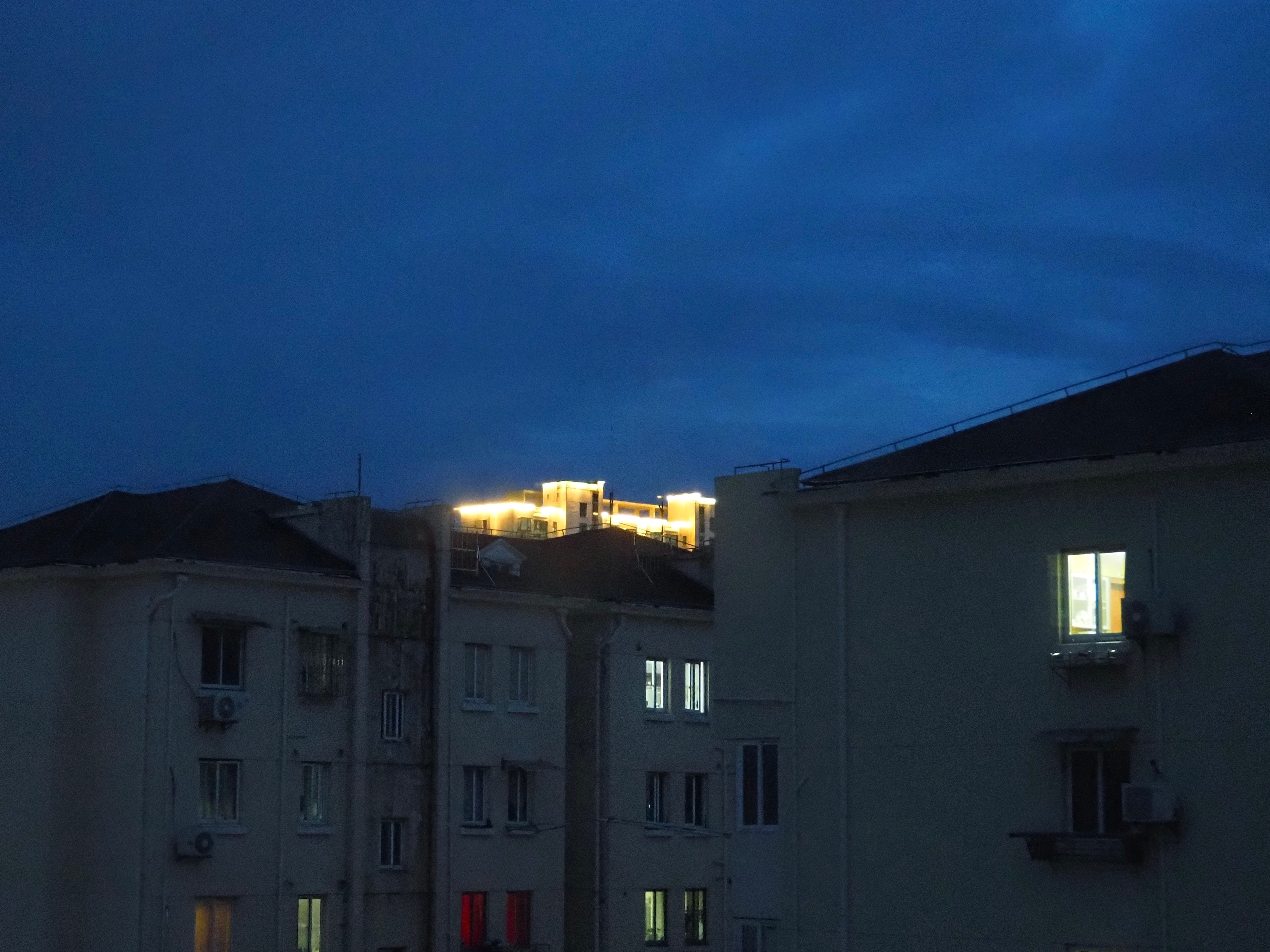 感恩日记📓🫶 逐渐找回状态ing…-1️⃣清晨被大暴雨⛈️吵到 没有吵醒主要