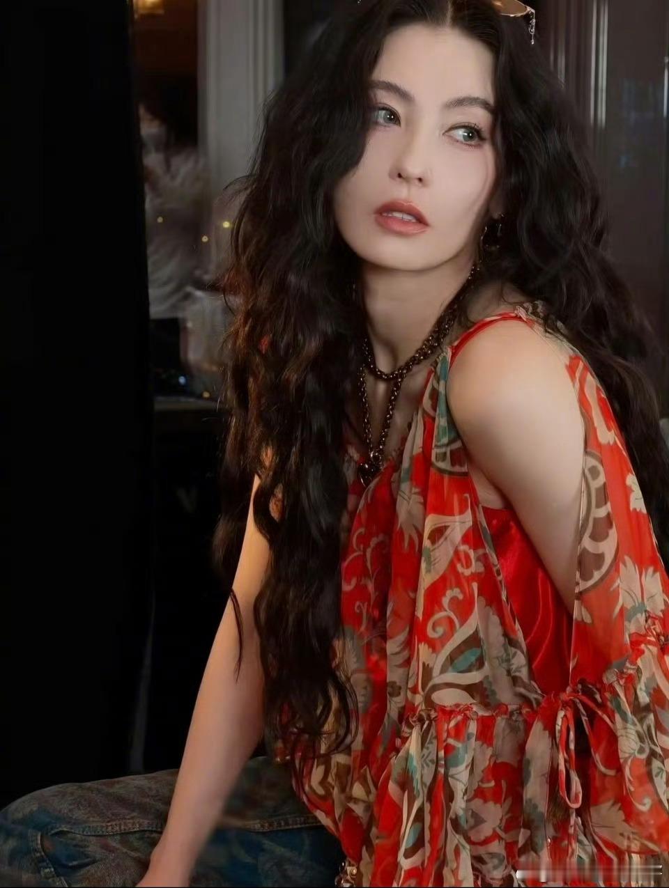 张柏芝 为什么你听得懂我的普通话张柏芝和蒙古小女孩的互动也太温馨了，这份对交流的