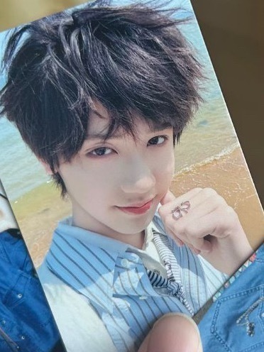 魏子宸海边少年感你说这个吗 那确实很帅呀 魏子宸玩得开心最重要 