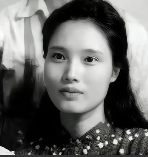 1963年，台北马坑刑场，一对来自莆田的夫妻，紧紧挽着手走向刑场，丈夫突然轻声对