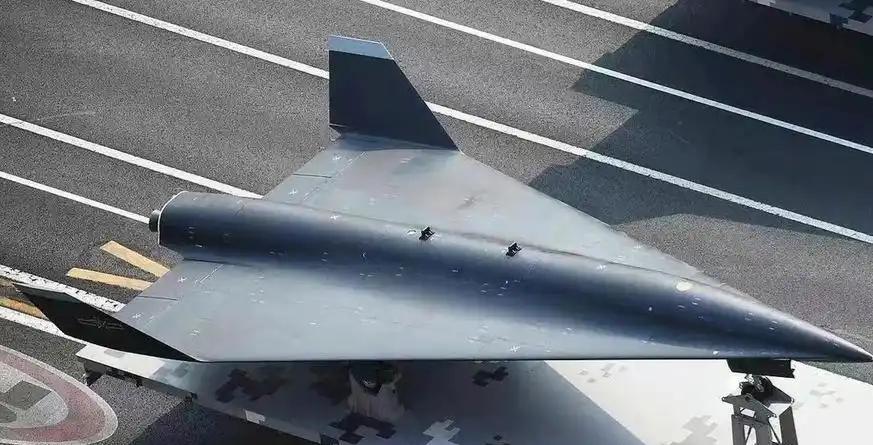 “航母克星无侦-8：飞得比你快，看得比你清，打你还不用打招呼！”

无侦-8，中