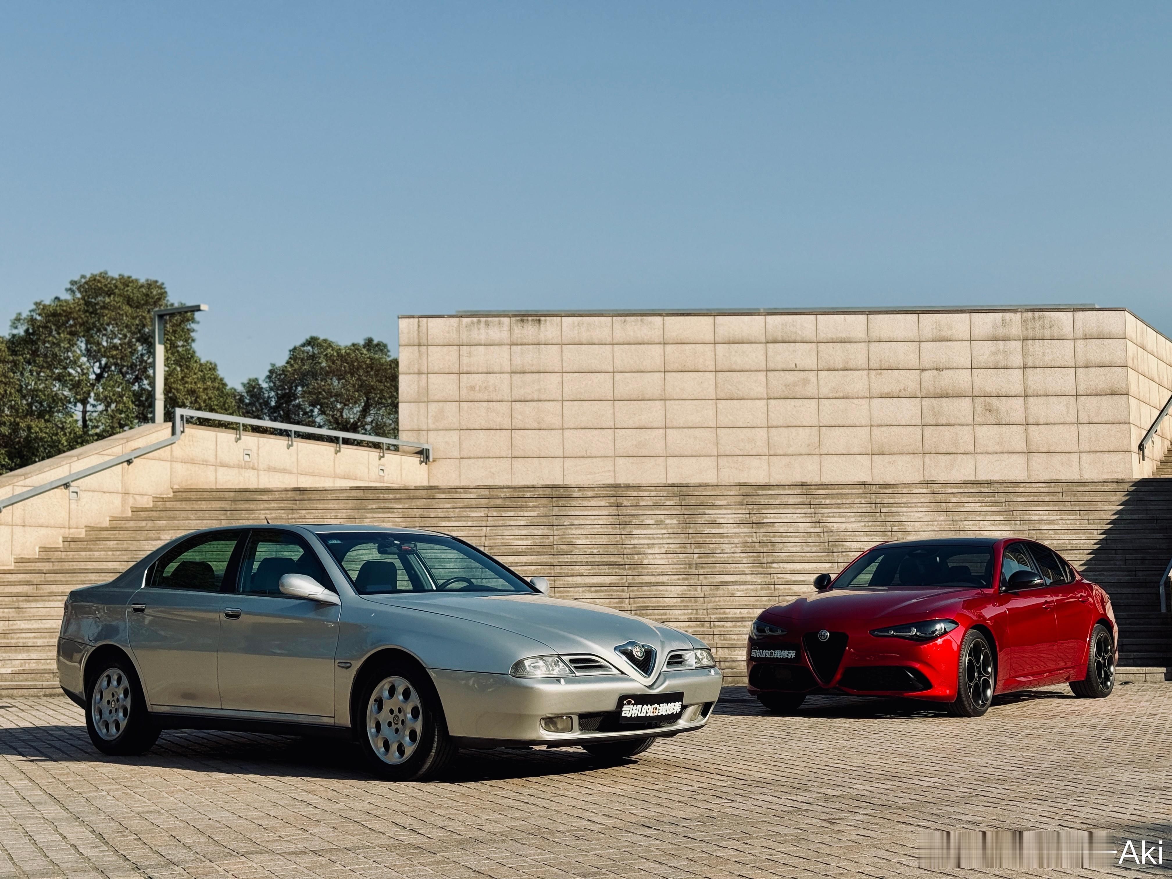 意大利车总有一些地方让你惊为天人，也有一些地方让你无比抓狂。比如下方这两位👇?