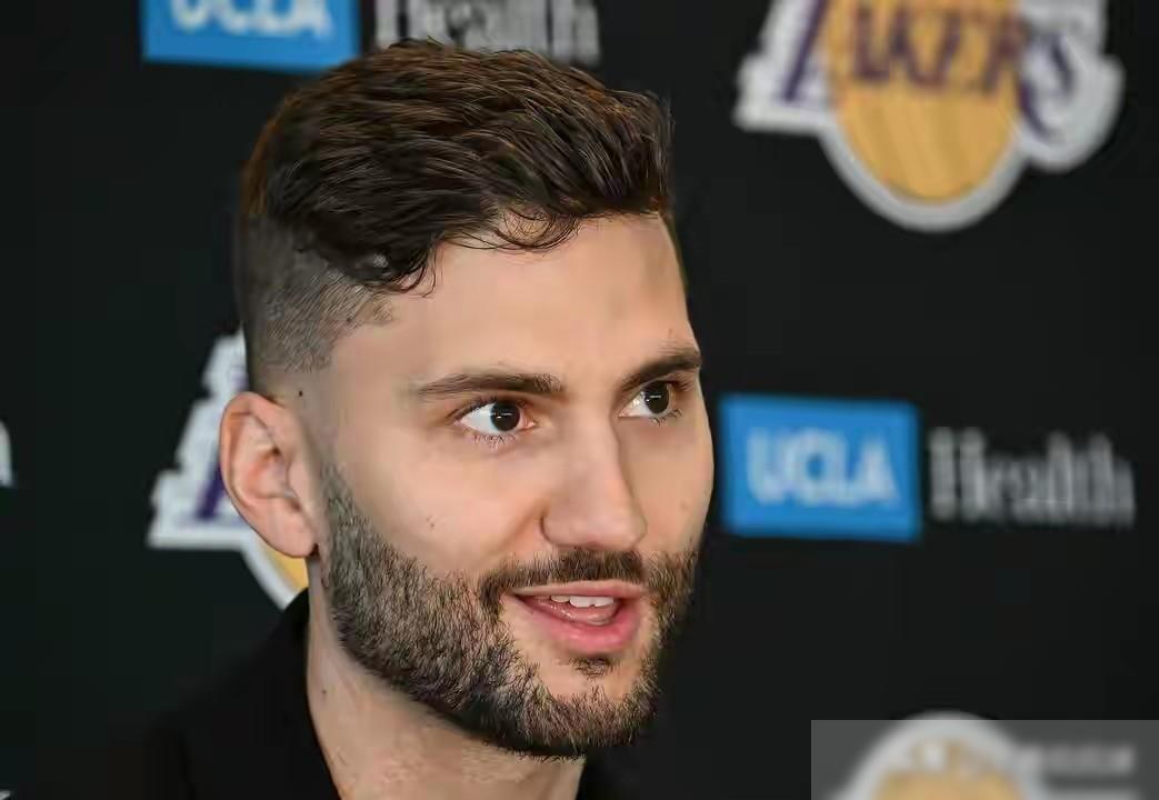 下面是一条关于湖人大将克勒贝尔的新消息！据欧洲名记Donatas Urbonas
