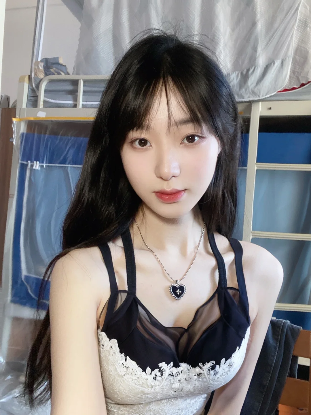 黑色好显白