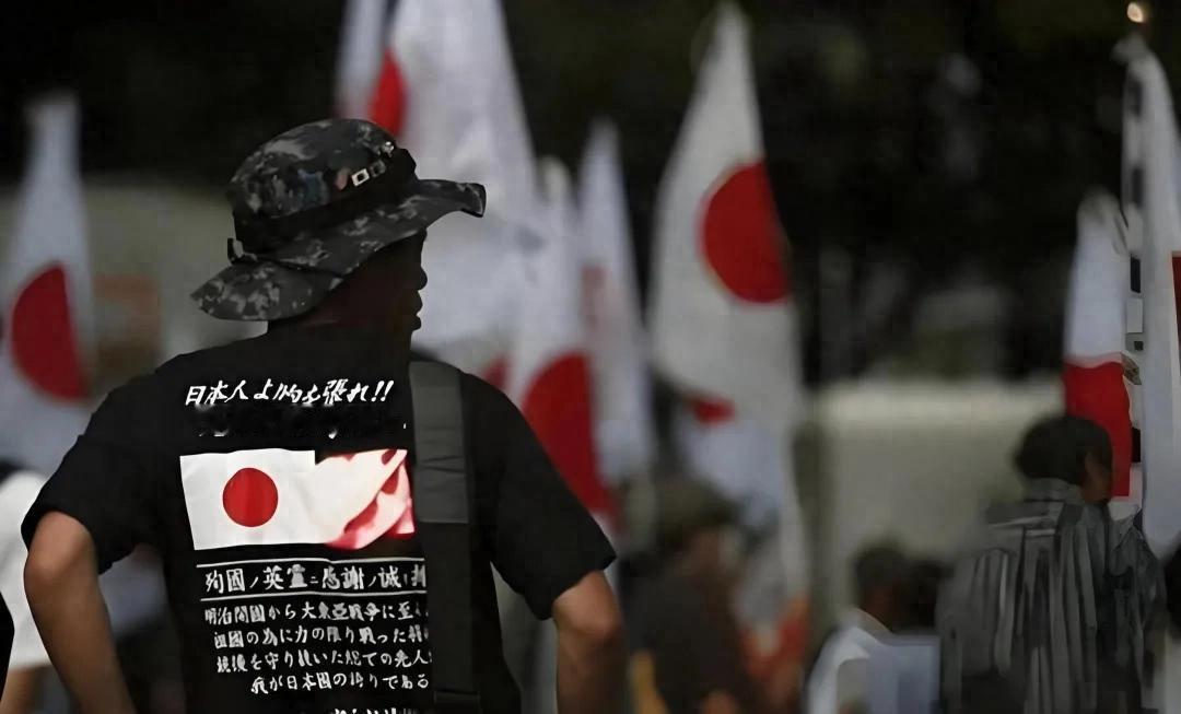 明知是死，日本也要一试？

其实，日本极右翼的崛起早有征兆，尤其是近期众议院选举