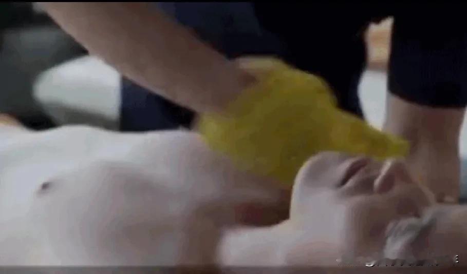 “南泥北运”挺形象的描述了当下哈尔滨澡堂的忙碌。一年到头了，把身上“旮旯胡同”都