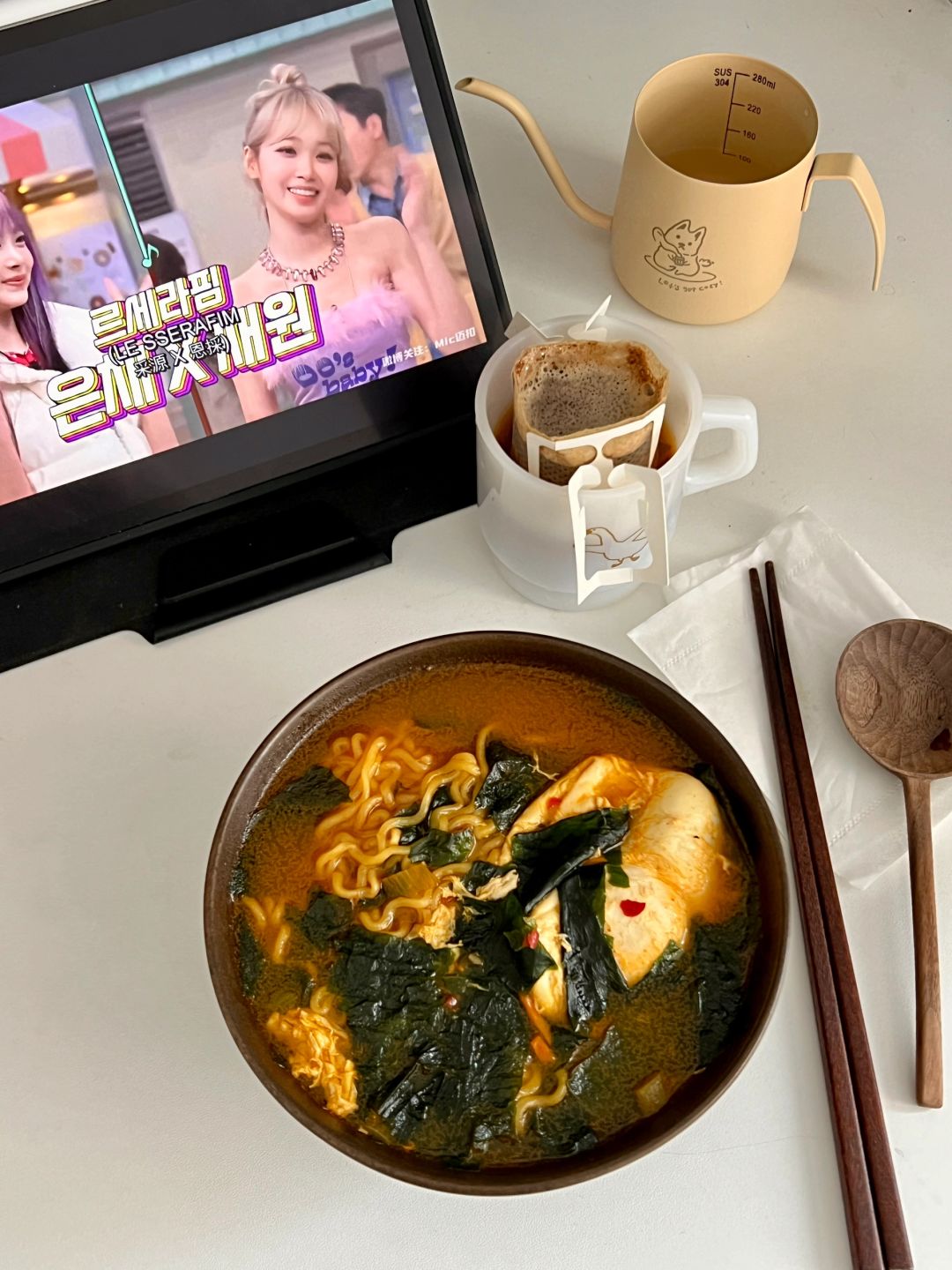 一个人吃泡面🍜