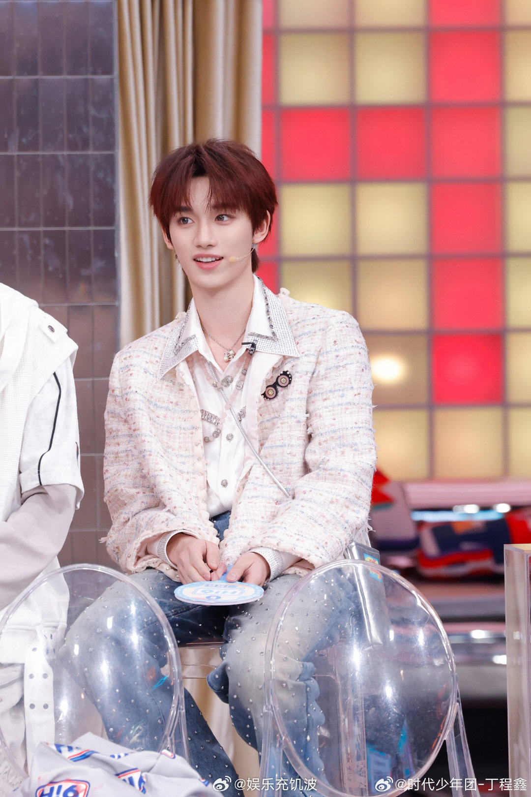 丁程鑫害羞害羞这谁顶得住啊你好星期六丁程鑫唱《乌梅子酱》也太让人心动了！温柔又深