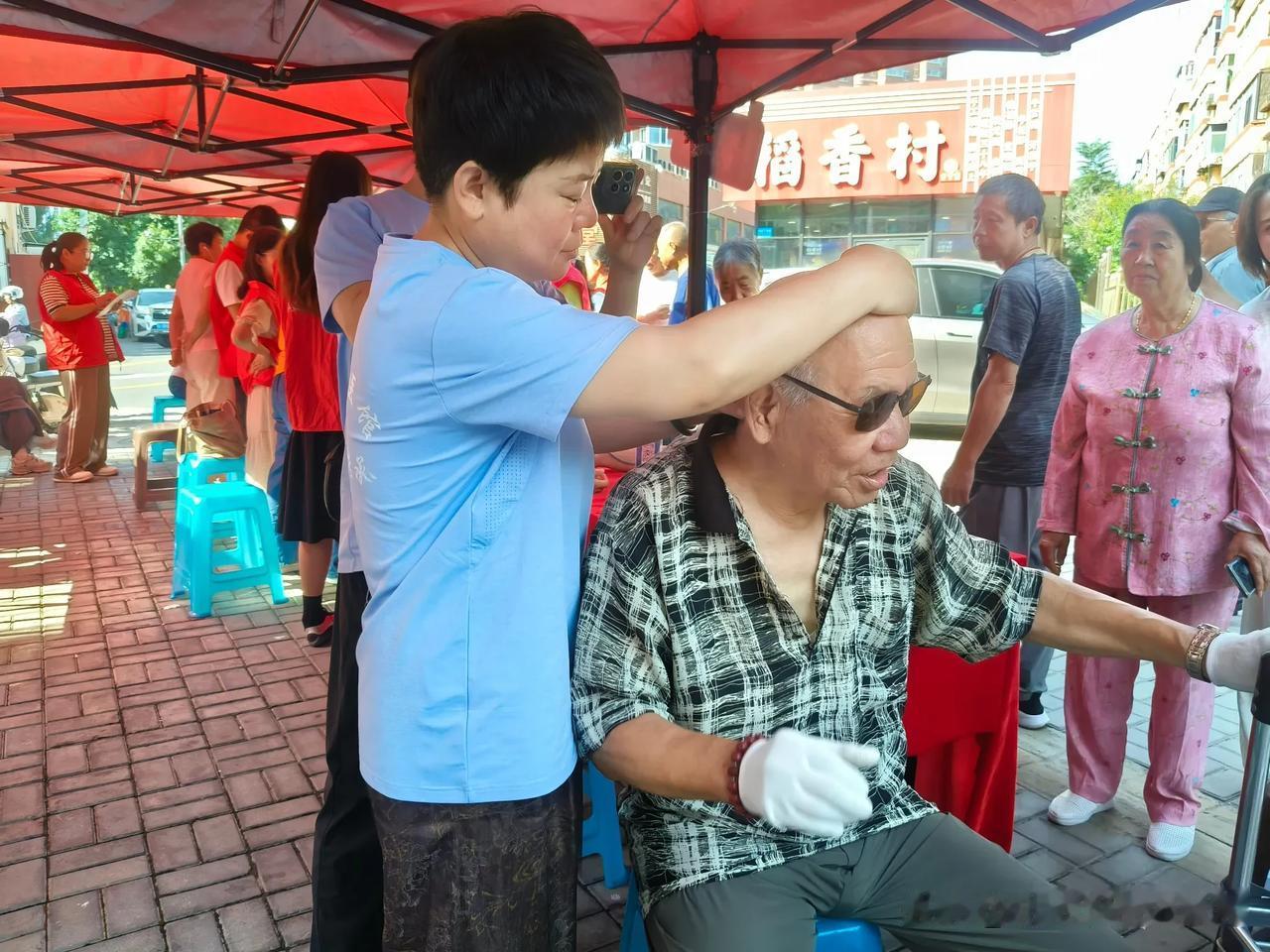 万柏林区和平街道前进路北社区：平安守护“邻”距离，健康关爱“零”时差

近日，万