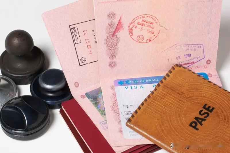 美国拟再推10万美元H-1B费用：同时计划撤销20万商务旅游签证

美国对外国人