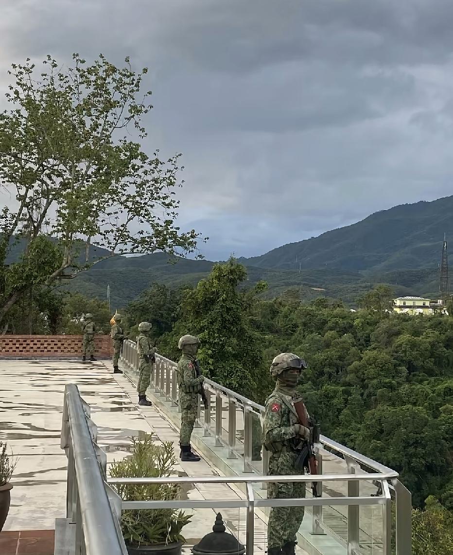 谁能告诉我，这些兵工资多少一个月[泪奔]