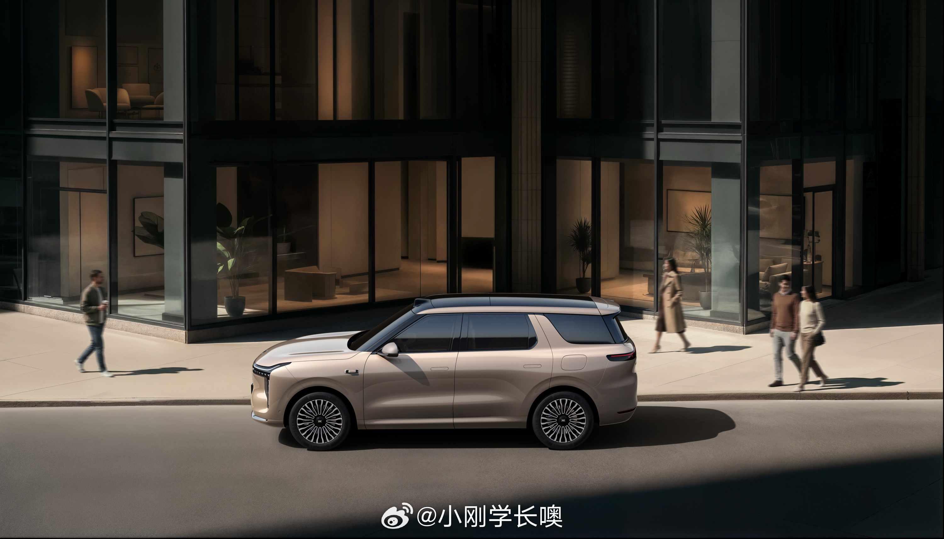 25.98万元起！智己LS8正式开启预售大五座/大六座可选中国品质家庭“一步到位