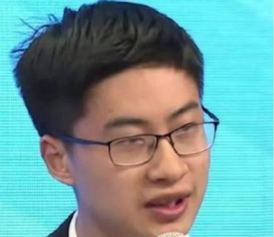 为什么要和美国干到底？就这么说吧，要是不干到底，那中国下一代就“完了”！日前清华