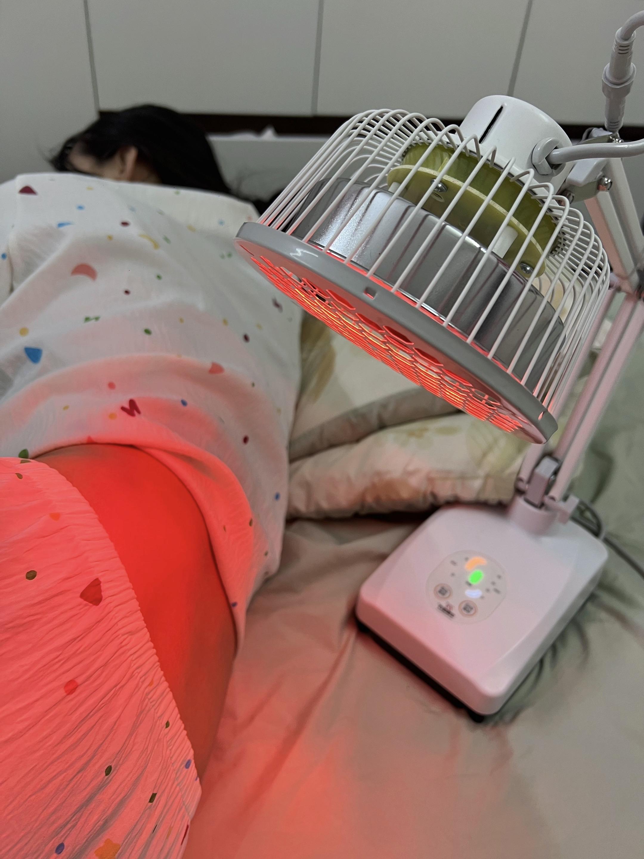 姐妹们听我的！宫寒痛经的，湿气重的，要备孕的都烤下这个烤灯，坚持烤一段...