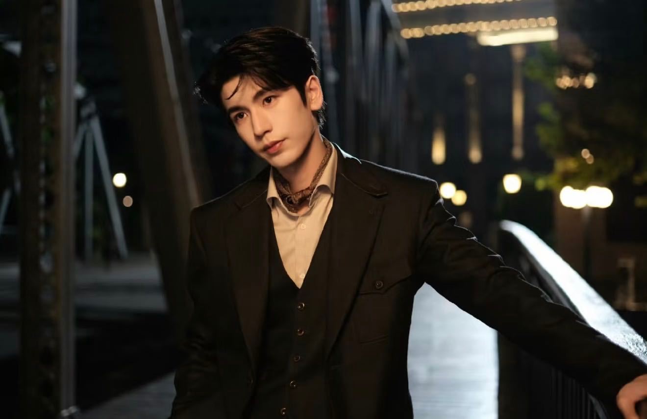 张凌赫慕容清峄一言不合就被打这一秒过火慕容清峄妥妥剧中悲情小苦瓜，凡事尚未查清就