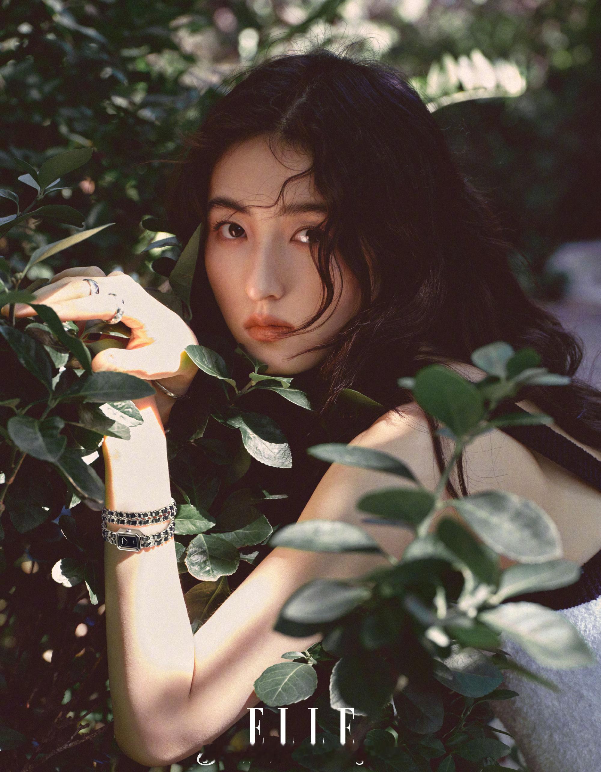 《ELLE》杂志难得一次不预告诈骗了！这次给张子枫拍的大片好美，这才是时尚杂志该