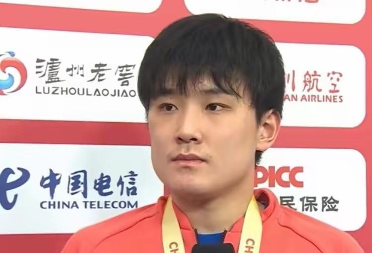 张本智和状态有些不一样了，混团比赛1-2不敌林诗栋，赛后采访时说了实话！

他表