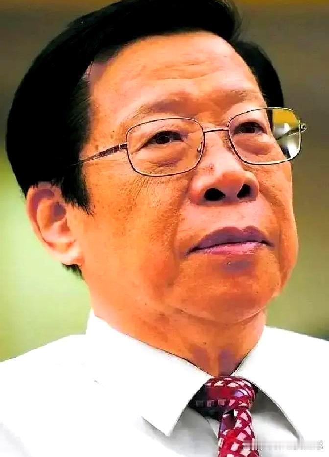 1993年，中央电视台台长杨伟光，在未经允许的情况下，擅自做了个重大决定！他在《