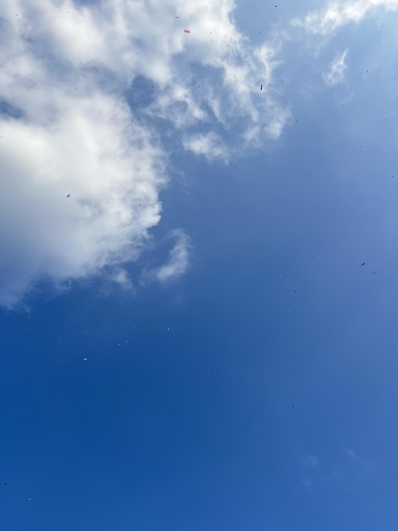 生活总会给你答案，但不会马上告诉你。
不要输给那个让你想放弃的瞬间。

能送给我