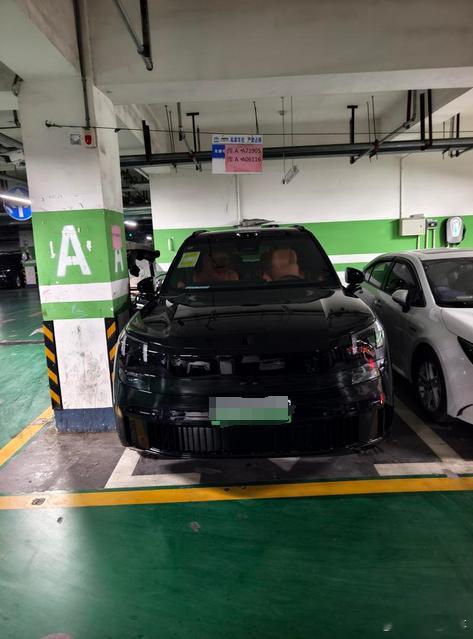 要没遥控泊车，回家都下不去车领克900车身尺寸太大，小区地下车位画的又小，再遇见