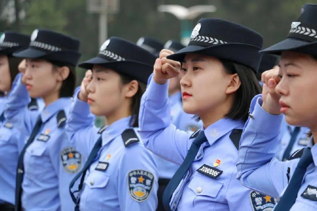 好就业的5个专业
1 、提前批警校里的专业，大家会有问题老师警校分数也不低啊，注