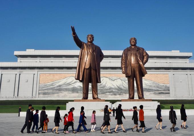 最近，特朗普政府干了一件大事，批准向乌克兰出售 3350 枚增程攻击弹药，也就是
