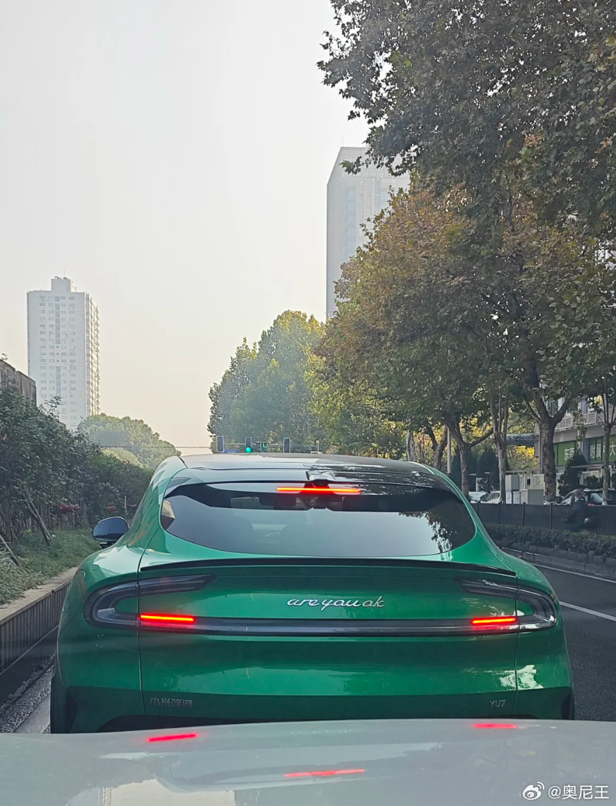 要被小米车主的车标笑死！ 