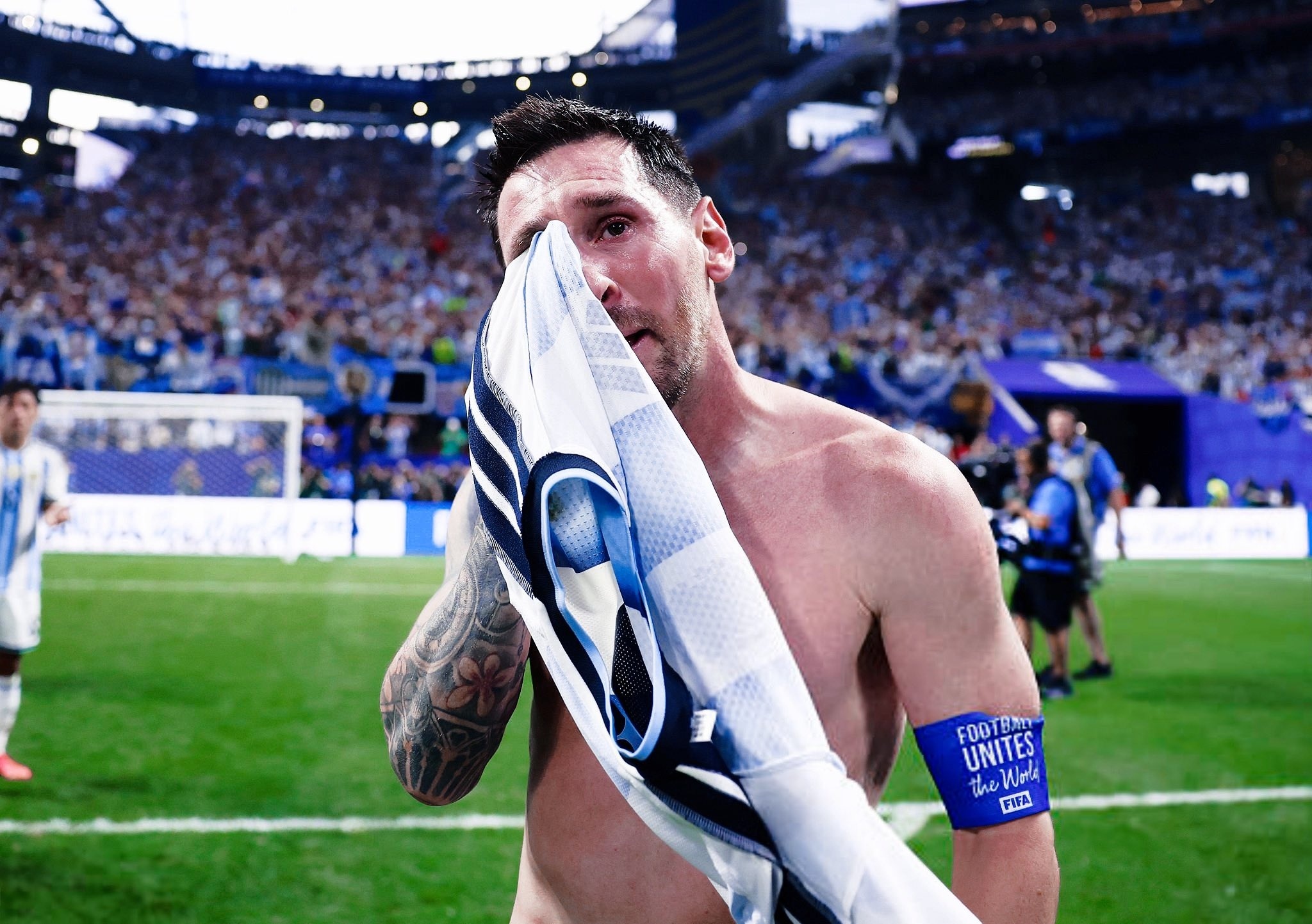 自2022年以来，梅西在世界杯淘汰赛阶段：6 场比赛 👕  7 粒进球 ⚽️ 