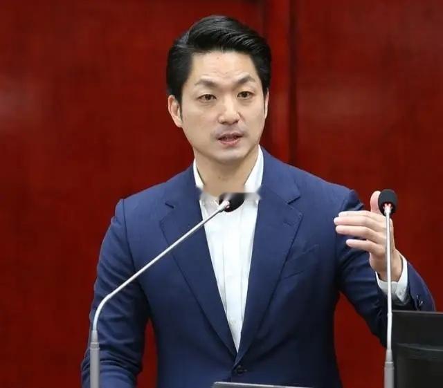 台北市长蒋万安今天出席开工典礼，被问到“你是台湾人还是中国人？”，他表示，“我是