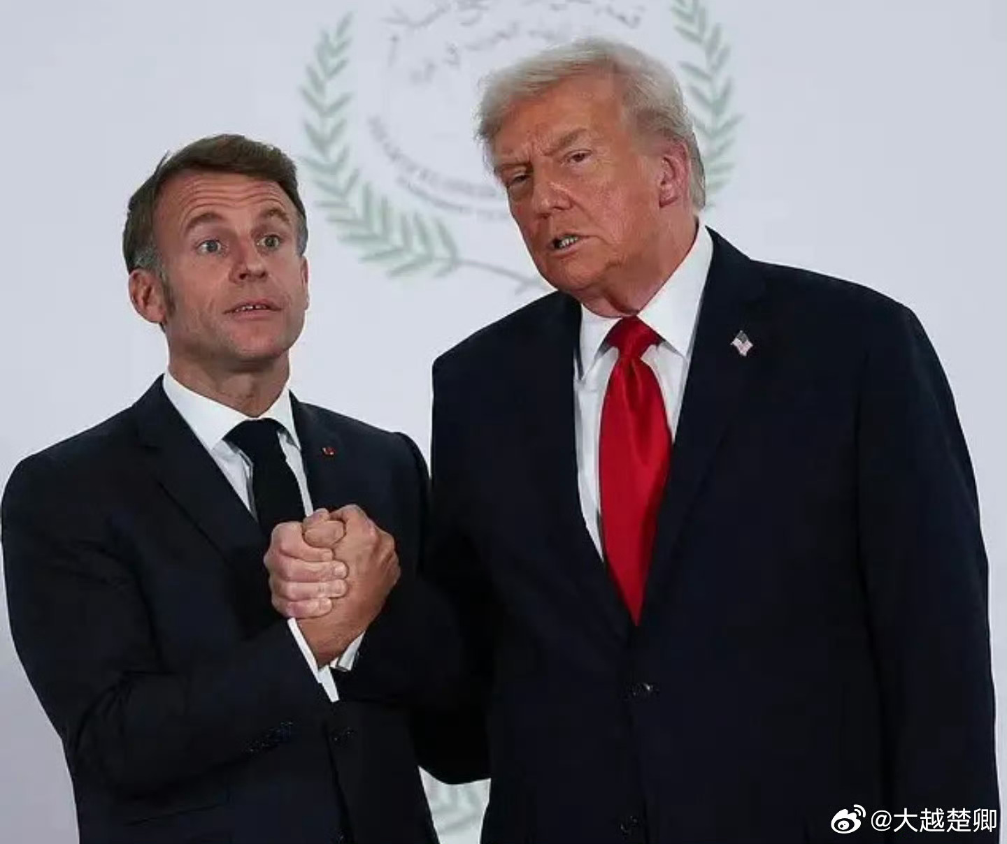 马克龙说，法国绝不在战时参加护航。特朗普回应说，马克龙快下台了。马克龙的第二任期