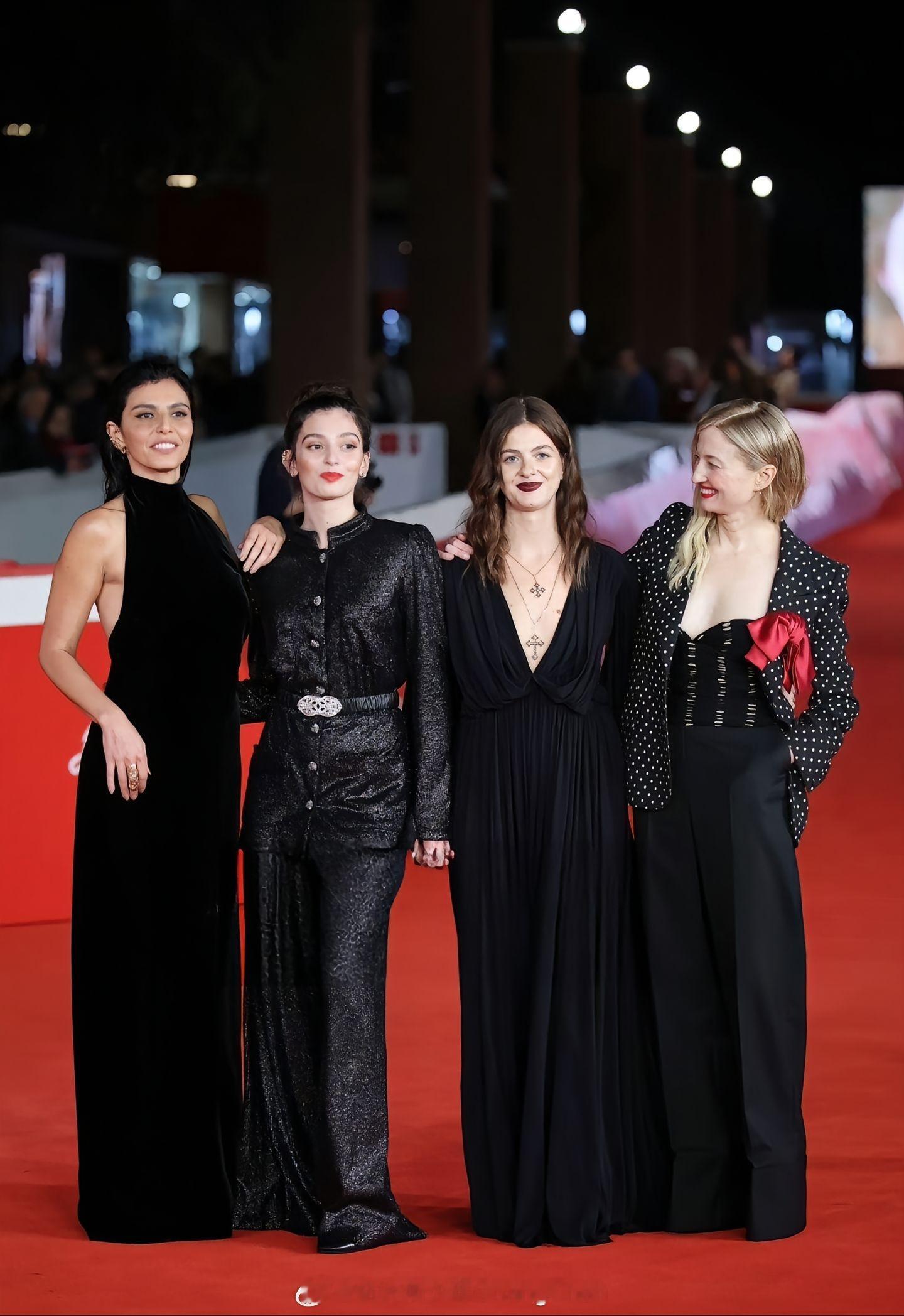 “再次感叹，《我的天才女友》这部剧的两个女主选角真的太太太牛了 21岁的玛格丽塔