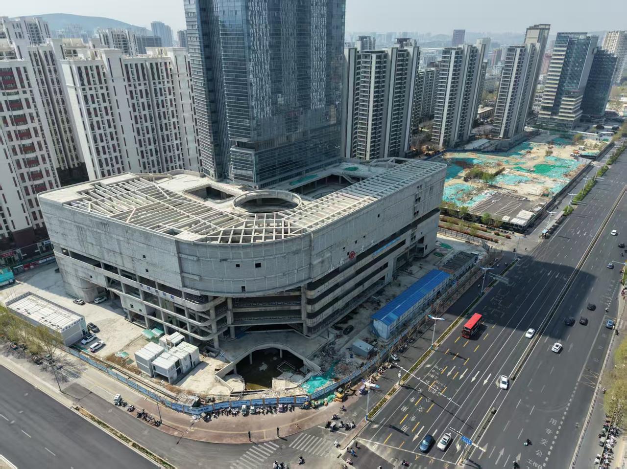 航拍济南又一全新大型商业综合体！
壹合广场项目位于济南市槐荫区，经十路与阳光新路