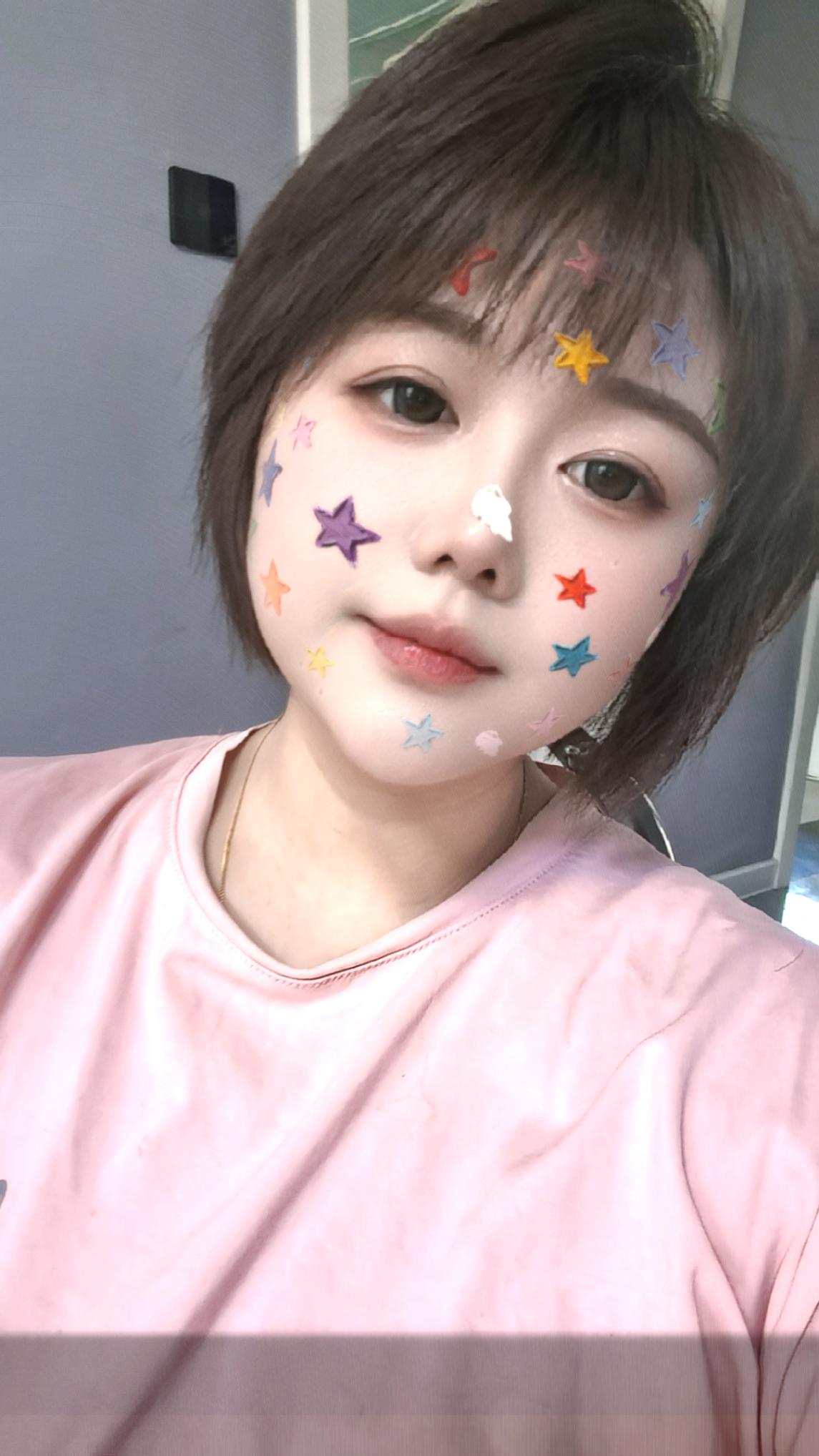 最近每天都梦见自己下地走，走着走着忽然想起自己骨折了。然后惊醒。