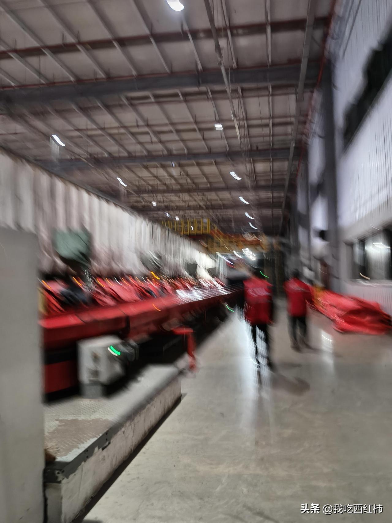 在极兔干过的我敬你是条汉子
有幸和朋友一起在极兔干过一天兼职，都是晚班，站着干了