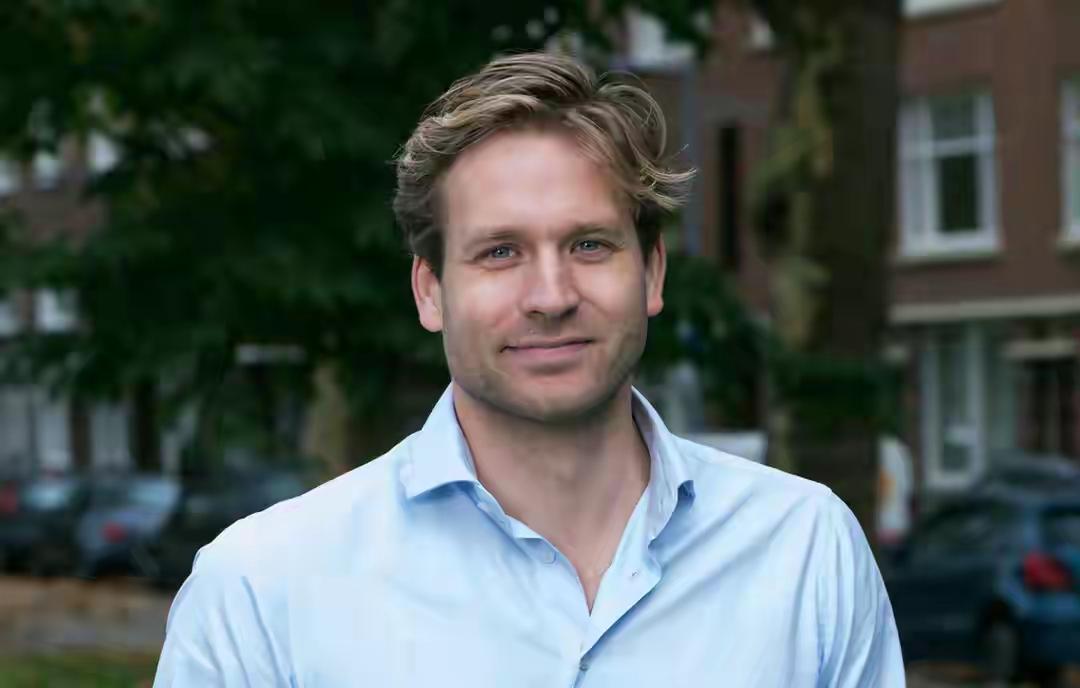 中方潇洒离场！荷兰政府往后缩，美国围堵算盘落空喘不上气？
 
面对美荷加码光刻机