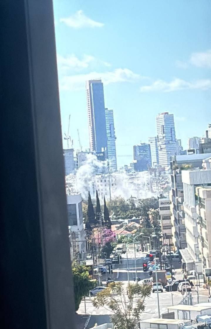 伊朗弹道导弹强拆以色列城市特拉维夫的高层建筑。 