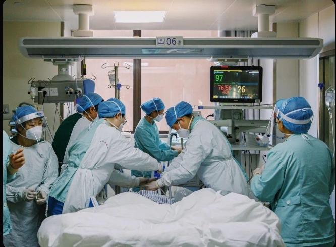 男子睡母亲床，遭遇“鬼压床”，十天后发现与母亲同病，原因疑是母亲衣物上的蜱虫所致