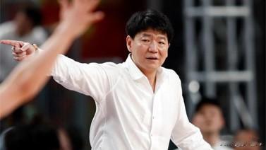 新疆主帅邱彪：阿不都沙拉木一个月体重掉了11公斤
　5月22日晚，新疆队在主场9