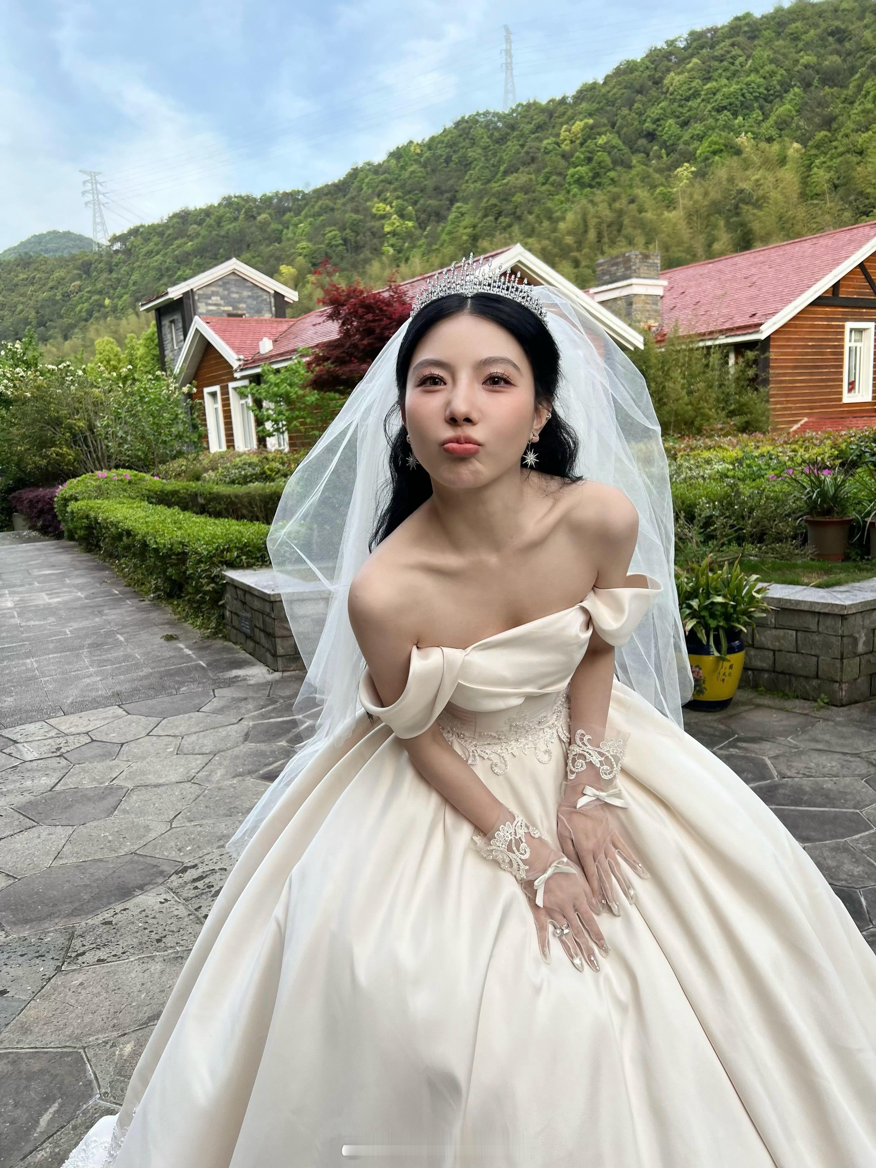 一些外景👰🏻‍♀️🤵🏻花絮镜头下的每一个我们都很有意义ꉂꉂ(ˊᗜˋ*)ʬ