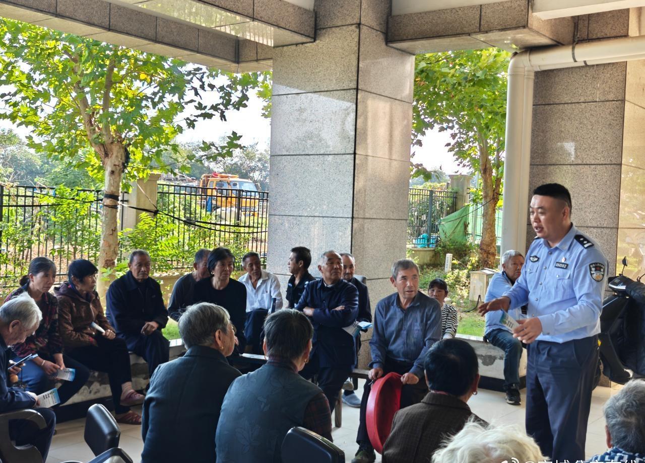 平安守护送身旁】近日，@宣城公安在线 宣州公安沈村派出所联合网安大队，深入沈村辖
