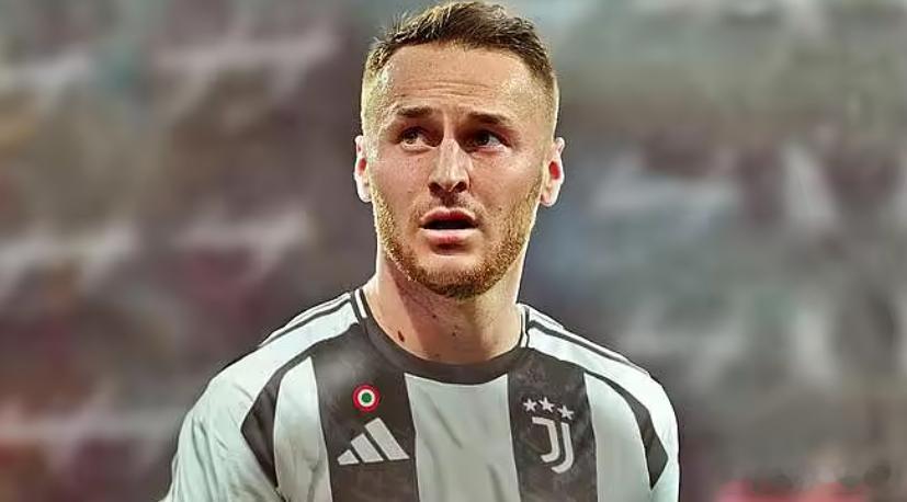 据尤文图斯跟队记者Romeo Agresti在播客节目中透露，瓦西里耶-阿季奇和