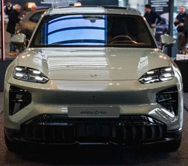 2026款纯电卡宴：保时捷的电动大SUV，跑车底子还在吗？