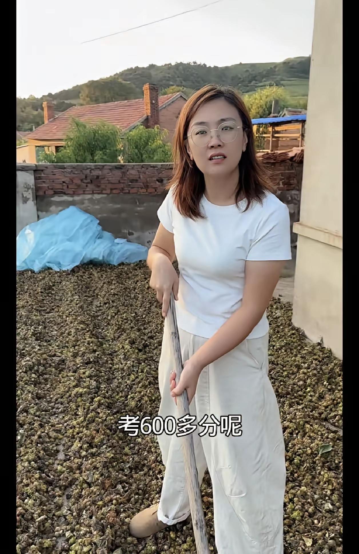 男子喊媳妇去东院邻居的升学宴，兴冲冲说孩子考六百多分，稳稳能上重点名校，媳妇当场